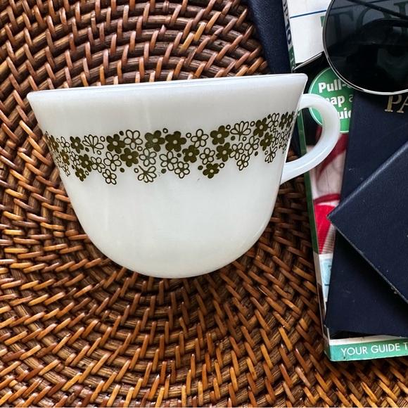 Pyrex “Crazy Daisy" or "Spring Blossom Green" Vintage Milk Glass Teacup Mug - Picture 1 of 9